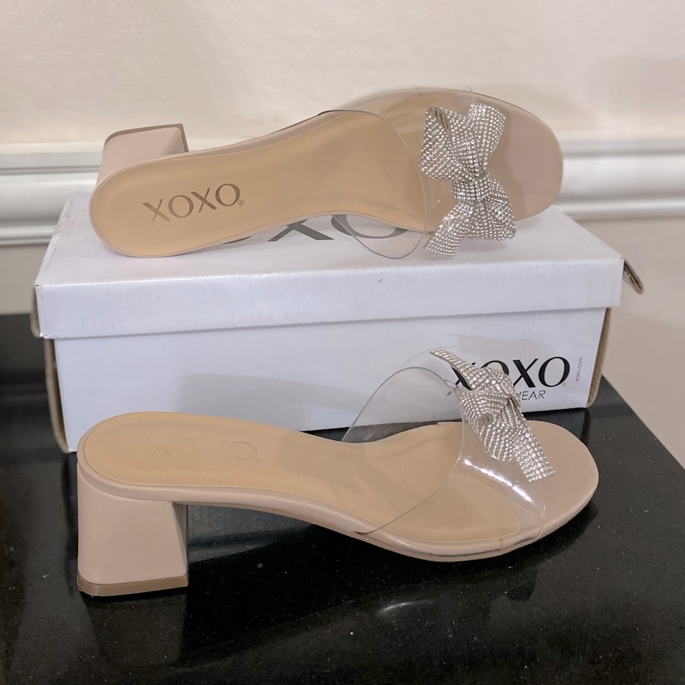 Oxo Tan Sandals with Rhinestone Bow